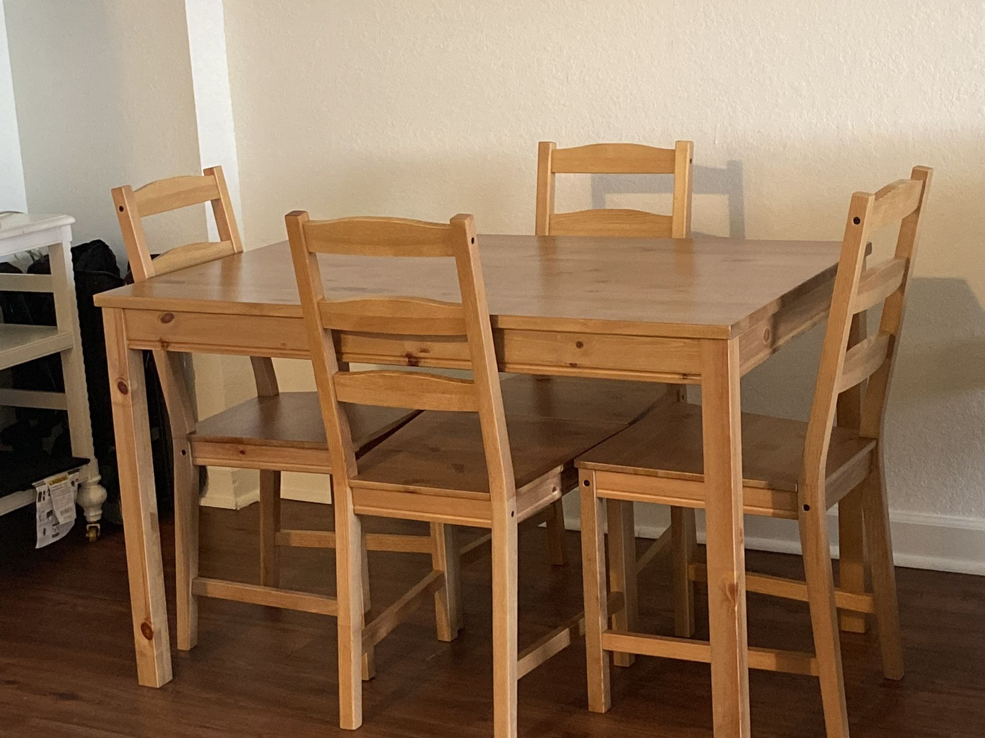 dining table with 4 chairs