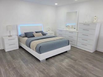 Brand New Luxury Queen Bedroom Set with LED Lights - Fast delivery 🚚