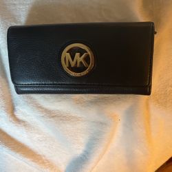 michael lots Michael Kors’s Wallet For Sale