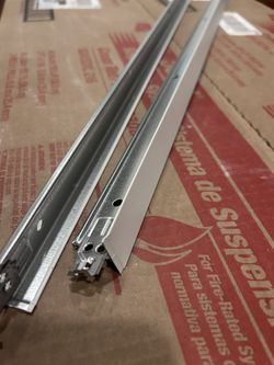 USG Ceiling Cross-Tee 15/16 in x 2 Ft, Case Of 60
