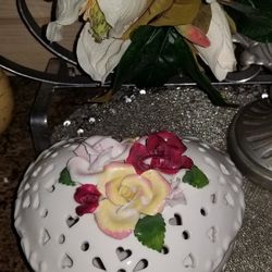 Jollero De PORSELANA  Forma De Corazón  En EXCELENTES  Condiciones 