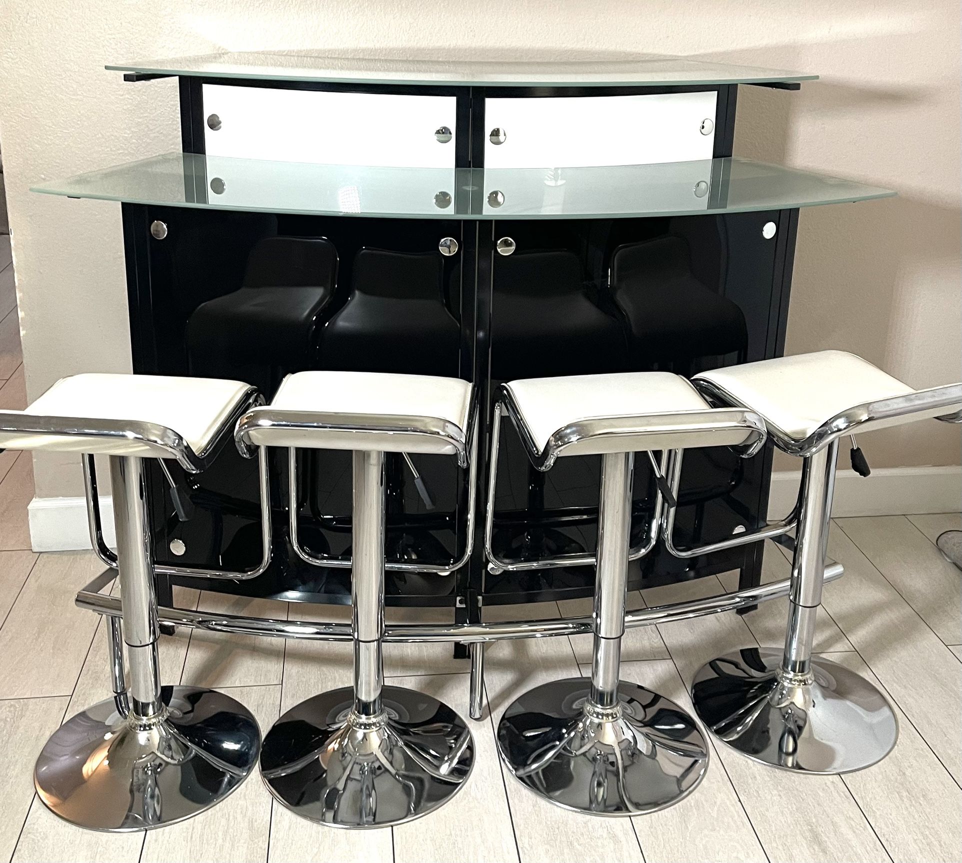 Glass Bar Cabinet with Bottle and glass Rack with 4 bar stools Ajustable