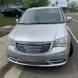 2012 Town & Country Silver Minivan