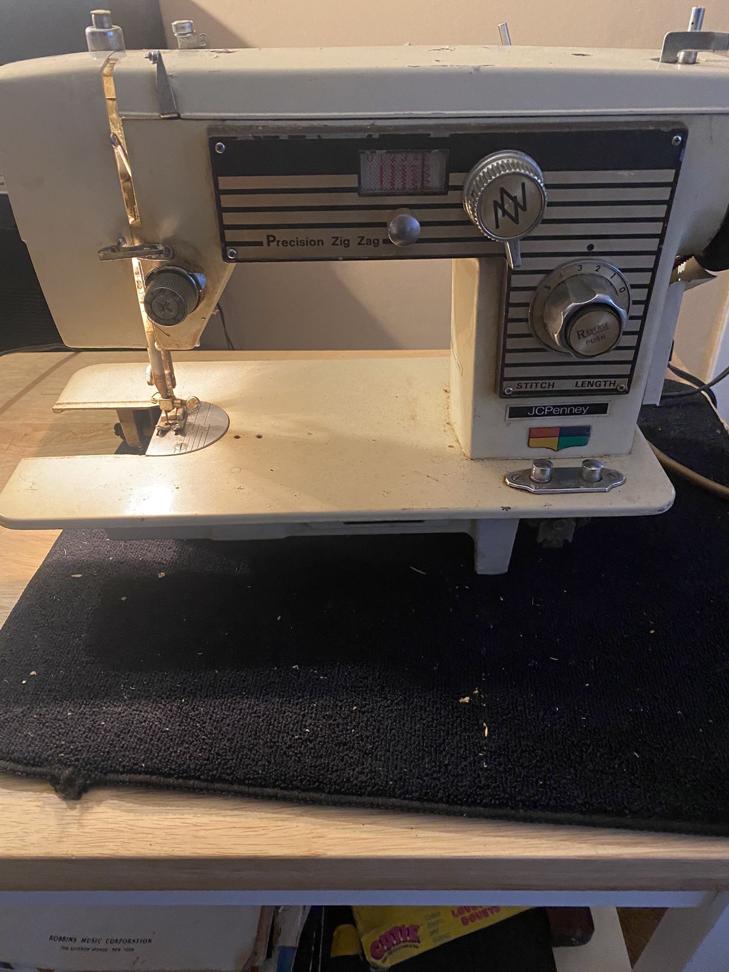 JC Penny Precision Zigzag Sewing Machine 