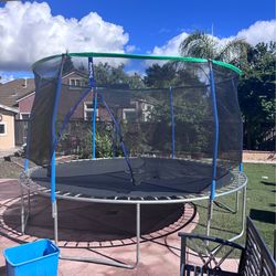 14 feet trampoline with net