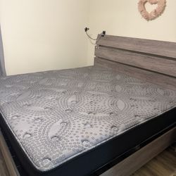 King Size frame And Matress 