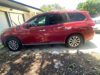 2013 Nissan Pathfinder For Sale $2500