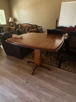 Dining table with 6 Chairs