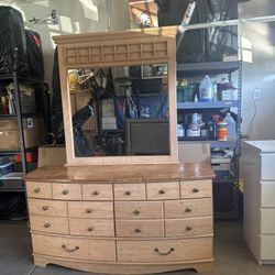 Dresser With Mirror