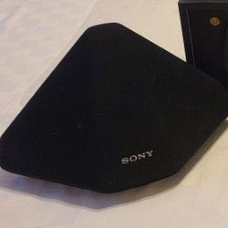 (1)Sony SS-CN30, (2)Sony SS-SR30, Speaker  surround system, 120 watts power,
8 Ohms imp