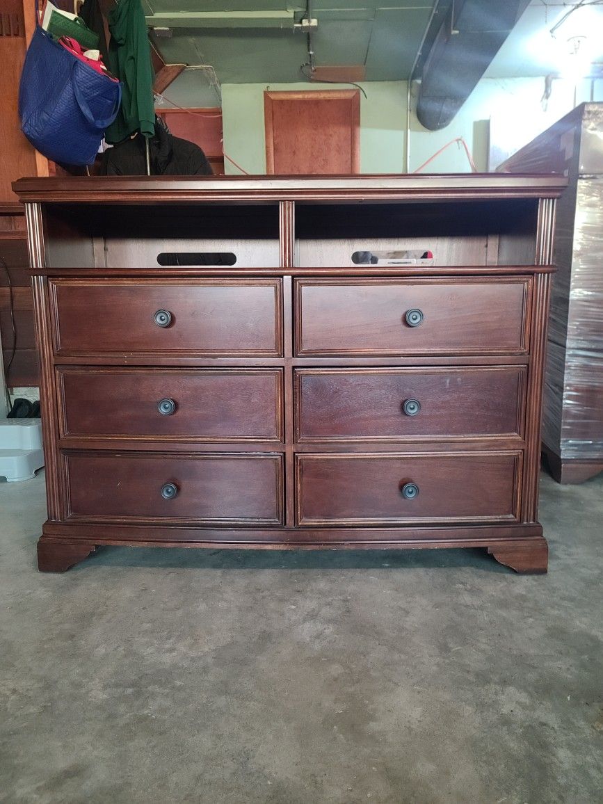 Samson International Dresser/tv stand