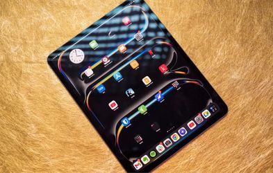 iPad Pro M4 13-inch 1TB (WiFi + Cellular) – 100% Battery Health – Like New