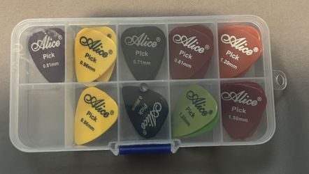 Guitar Picks & Case 