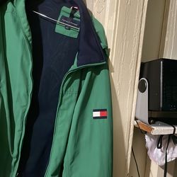 Green tommy hilfiger poncho / jacket