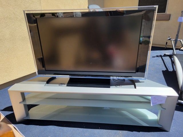 Sony Digital Color Tv 45inch W/TV Stand