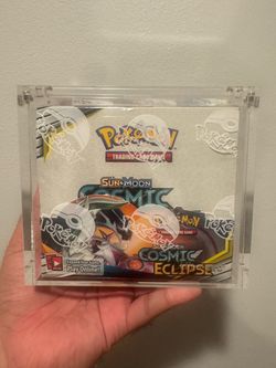 Sun & Moon Cosmic Eclipse booster box