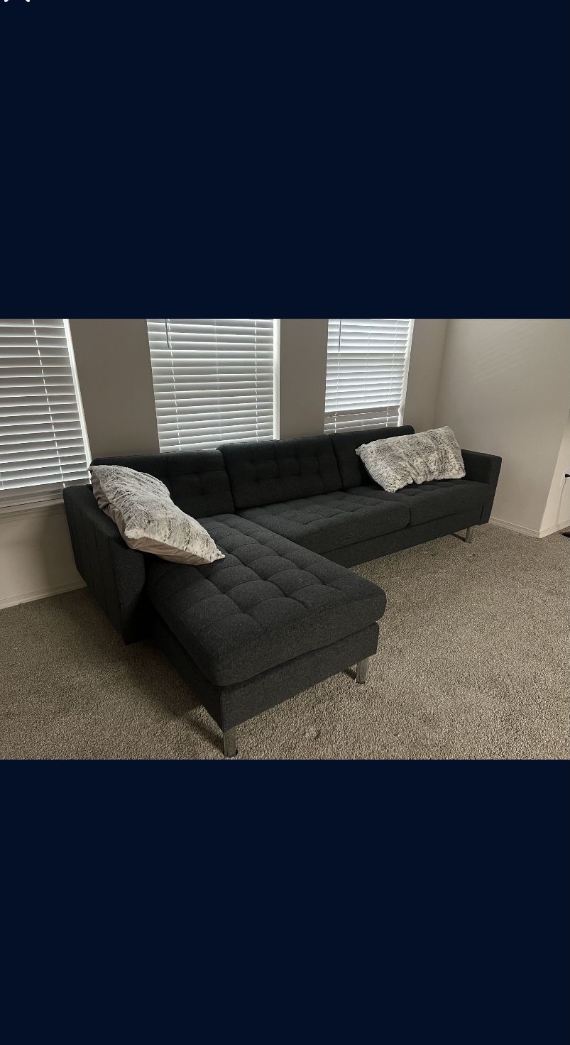 New And Unboxed 4 Seat Sectional With Chaise 