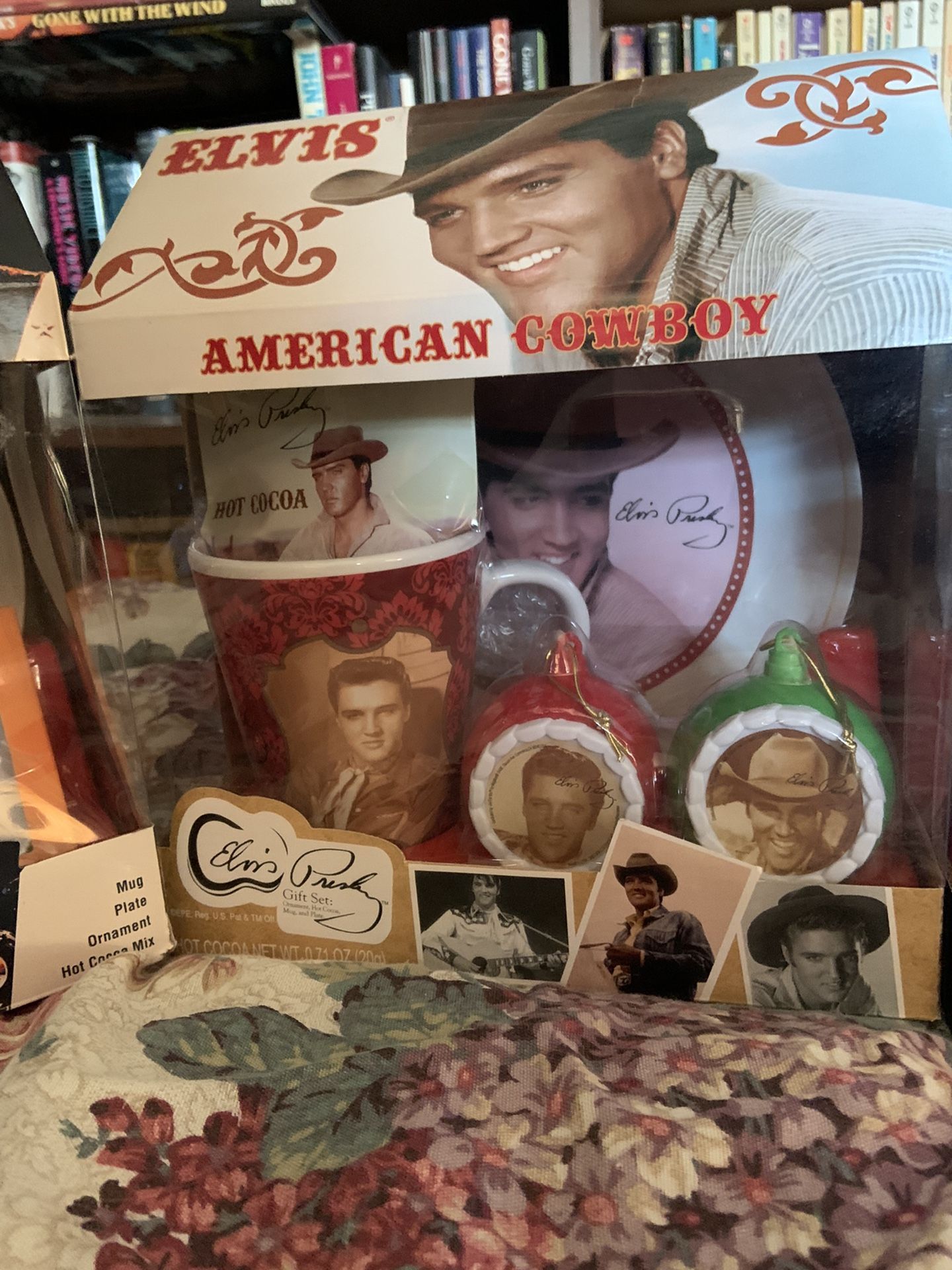 Elvis Gifts Memorabilia ..  Vintage.. Christmas Elvis Presley Mug  Gift Sets.. New…$20 Each
