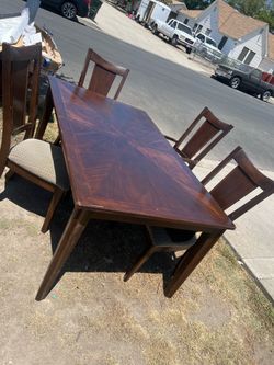 Dinning table with 4 chairs