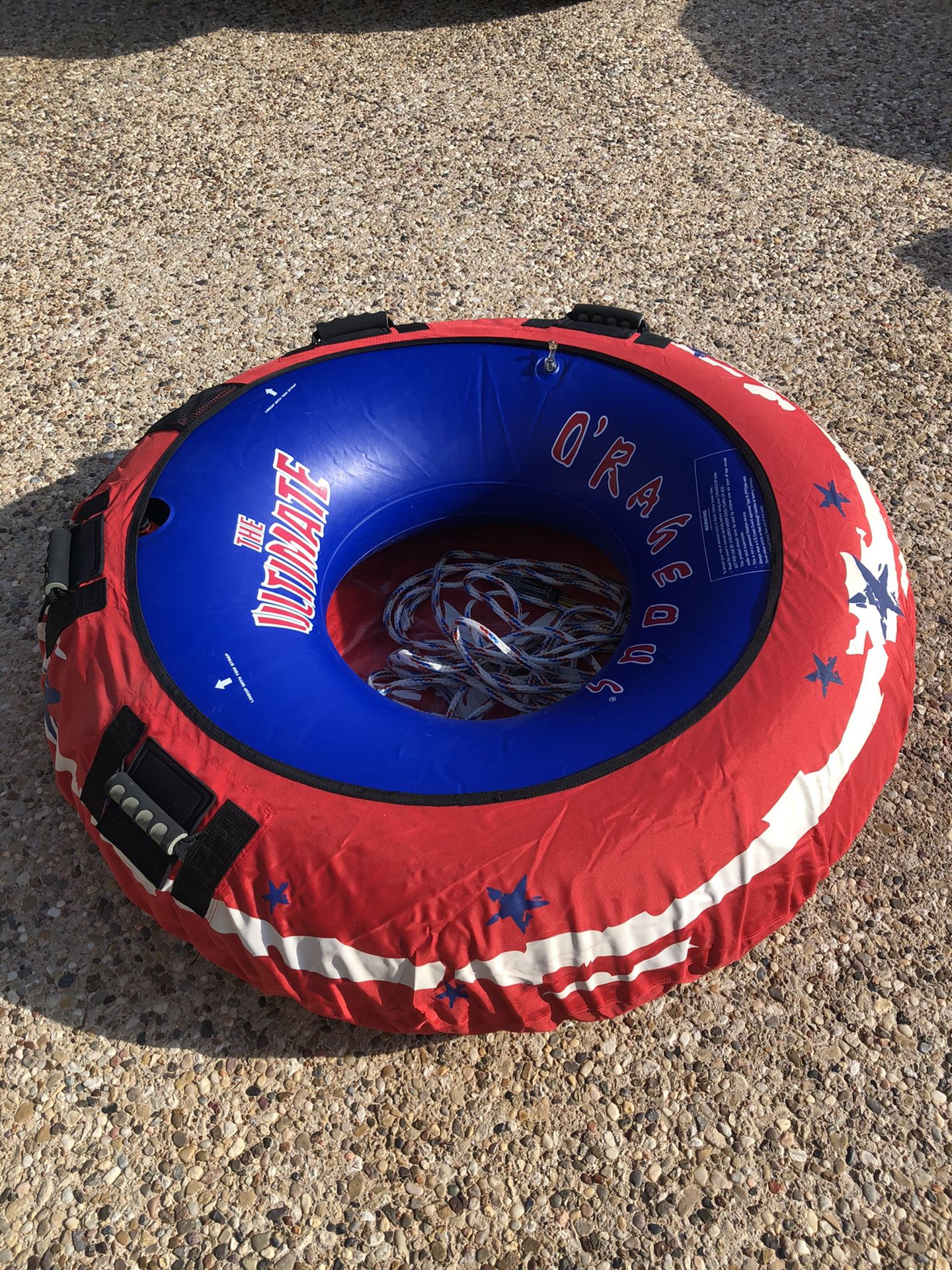 Boat towable tube with tow rope