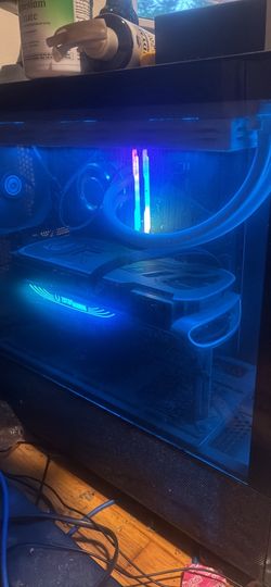 Custom built pc rtx 4080 i7-13700k