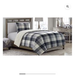 Mainstays Reversible to Sherpa Comforter Set, Full/Queen, Grey Plaid