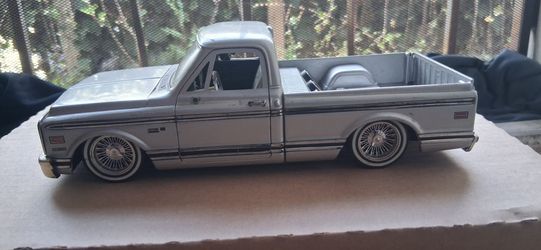 Hot Wheels 🔥 🌶 72 Chevy cheyenne Jada  toys 1:24 scale