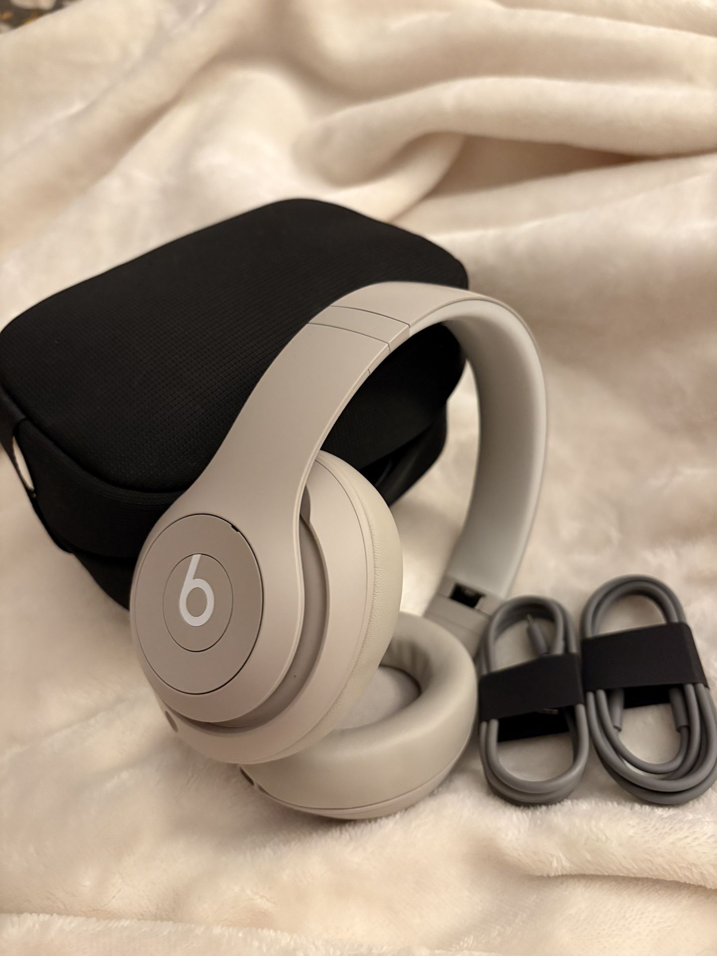 New With Out Box Beats Studio Pro-Sandstone Premium Wireless Over-Ear Headphones Noice Canceling