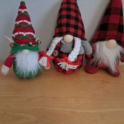 VV-Christmas stuffed gnomes
