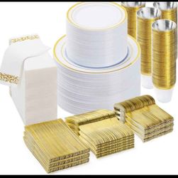 White with gold rim plastic plate set (700 pieces)