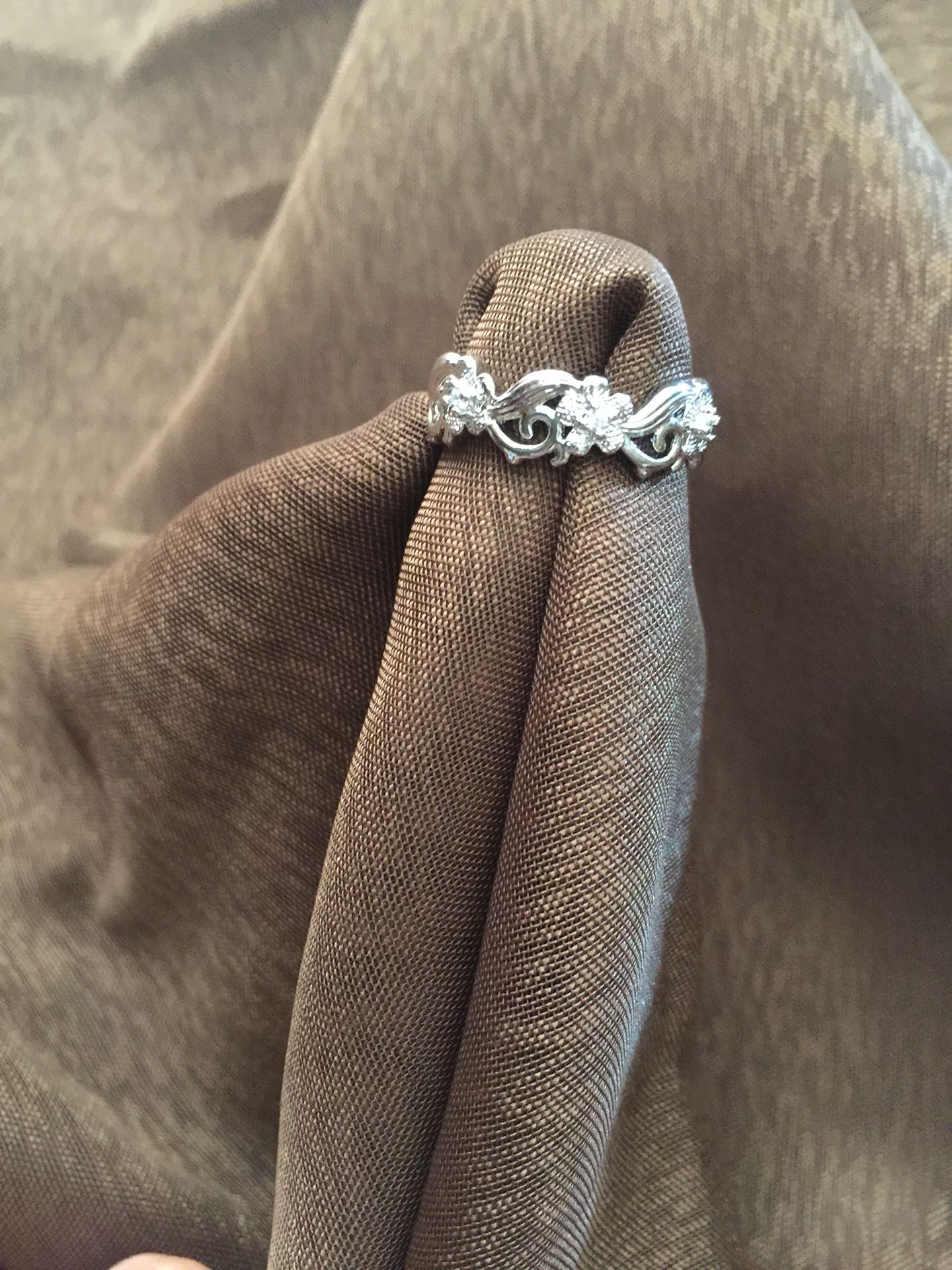 Exquisite 925 Sterling Silver Women’s Lucky Vine Band