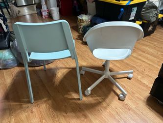 Chairs for Sale/ Sillas a venta