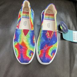 Toms Shoes Size 6