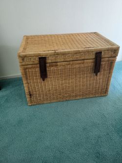 Large Tan Wicker Storage Trunk with Leather Straps (31" x 19" x 20")