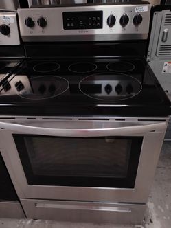 Frigidaire stainless electric glass top stove with warranty Delivery fee depends on address 🛣️🏠🛻