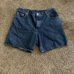 Women’s Levi’s Shorts/Size 14