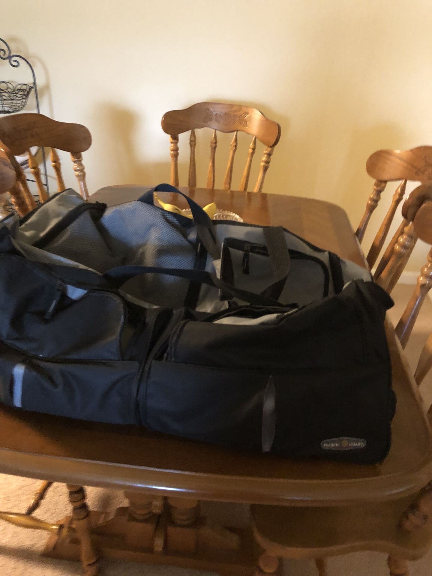 2To luggage use it one time for $30