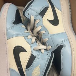 Jordan 1 6y 7.5/8 women brand new!