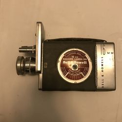Vintage Bell & Howell 16mm Magazine Camera 200 with Case & Film Magazines