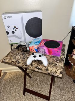 Xbox S (barely Used) With Box