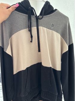 women’s victoria secret pink hoodie.