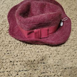 NWOT WOMENS MADCAPS FEDORA HAT MAROON 