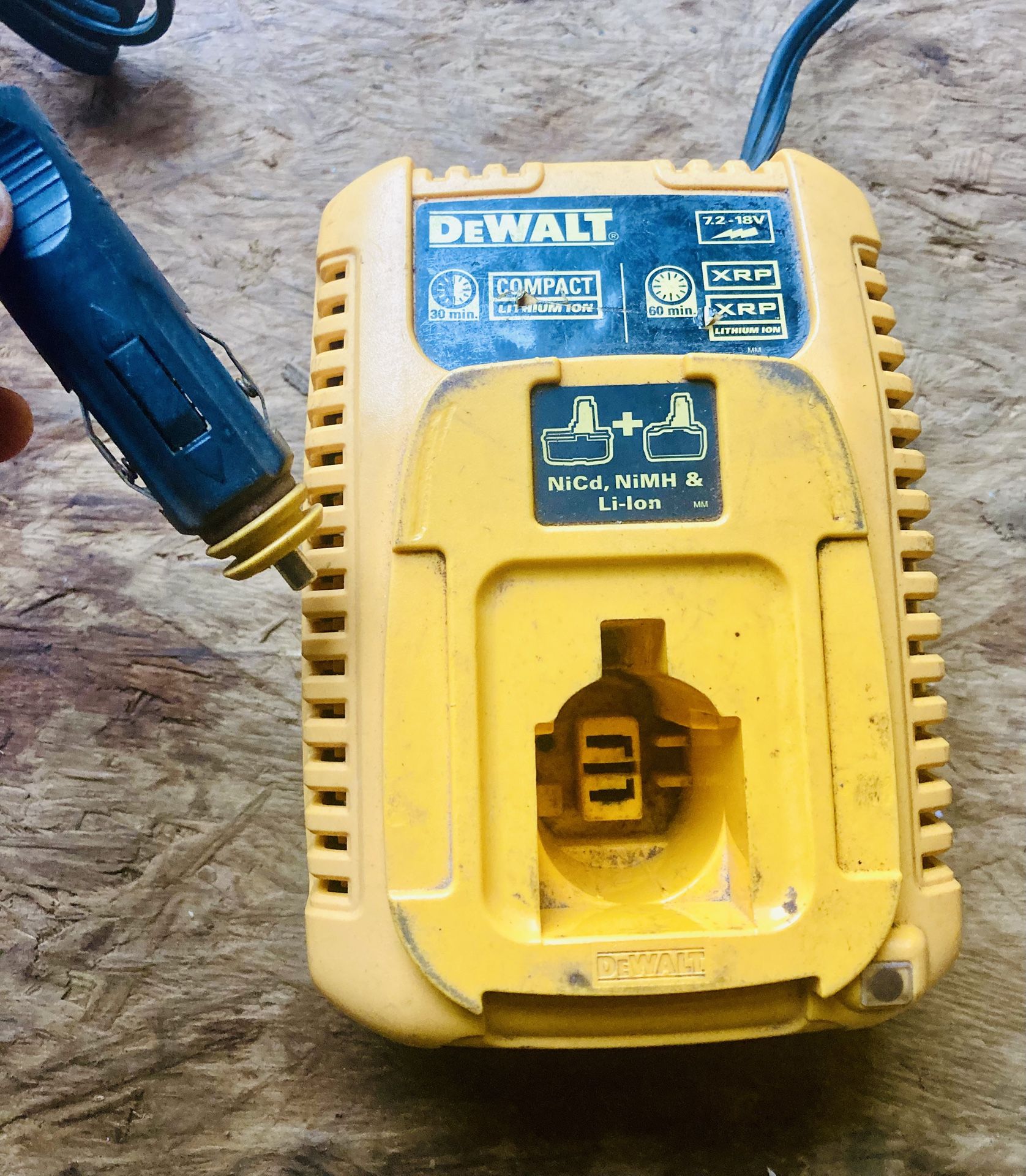 DeWalt 12V Car Charger