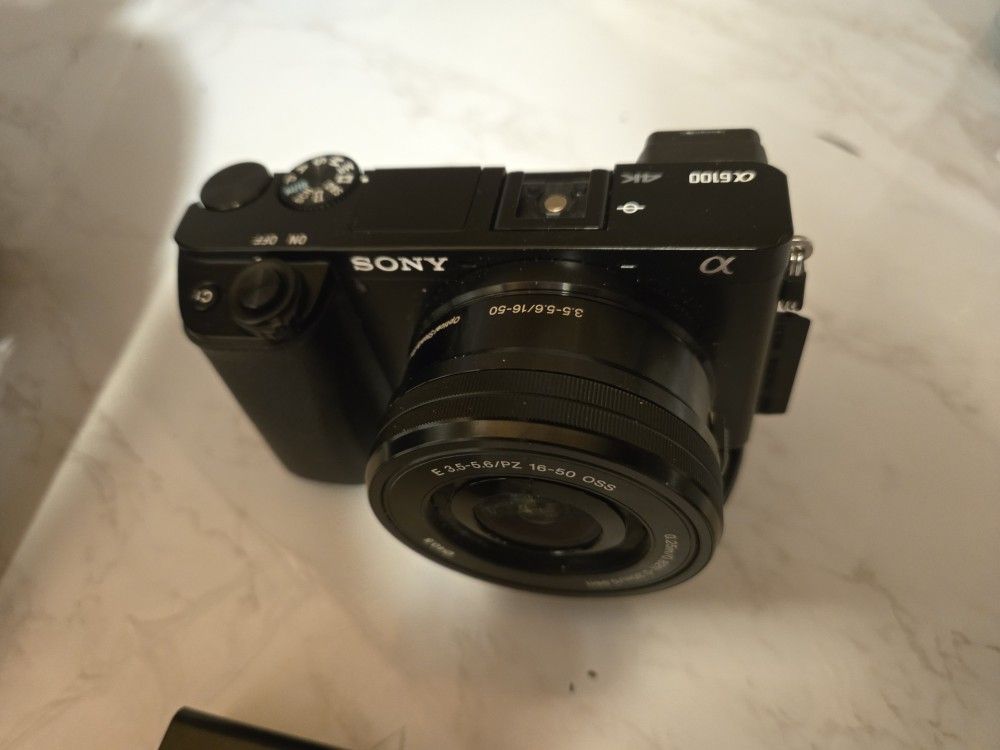 Sony Alpha a6100