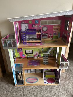 Doll House 