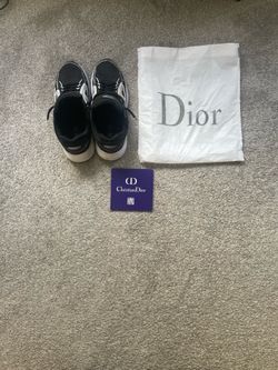 Dior B30 swapped with black laces
