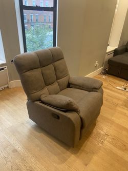 Recliner Couch Chair – $240 – Pickup Only