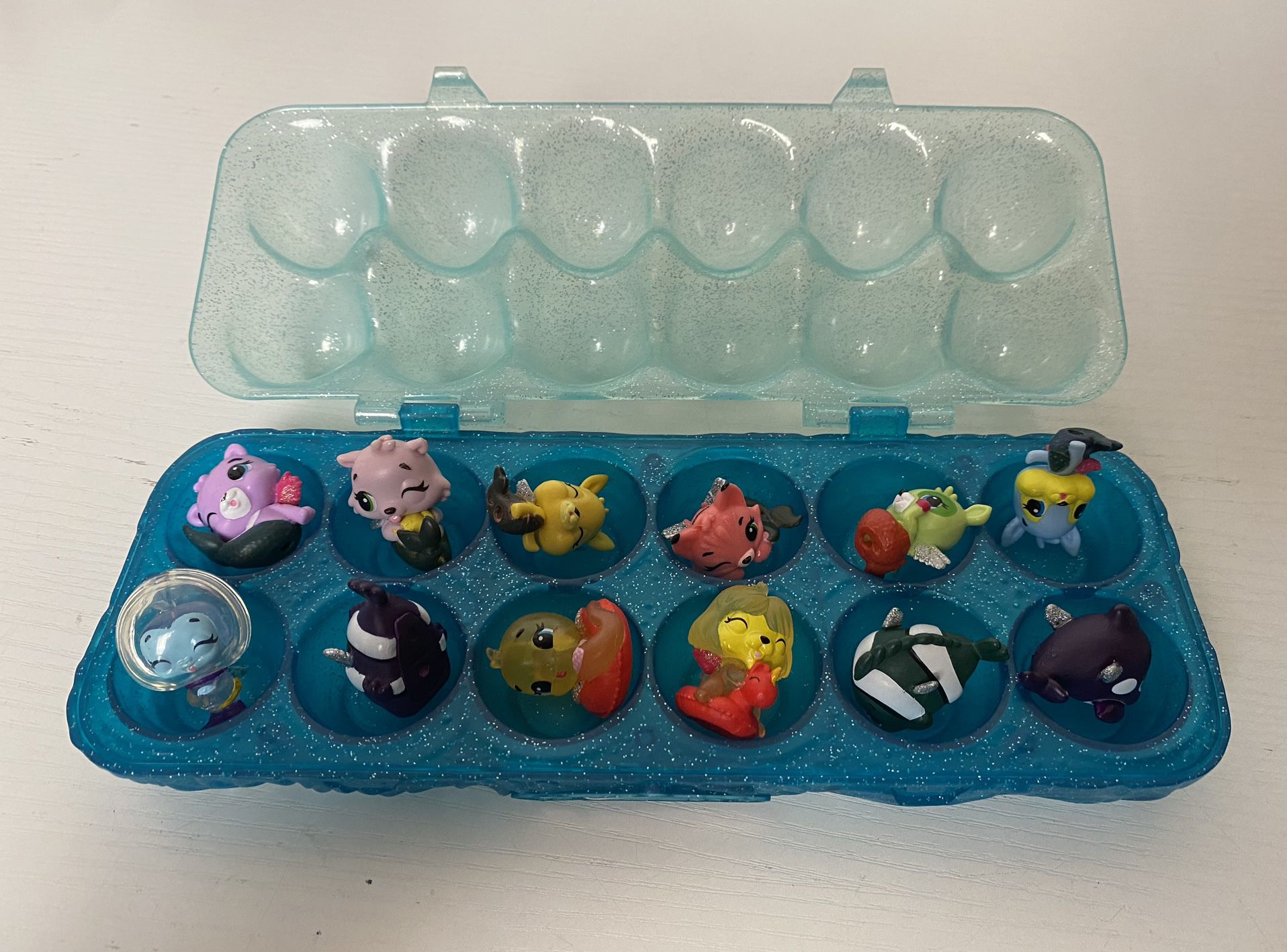 Lot Of 12 Hatchimals Colleggtibles Mini Figures With Blue Storage Egg Carton (With Rare Figure!)