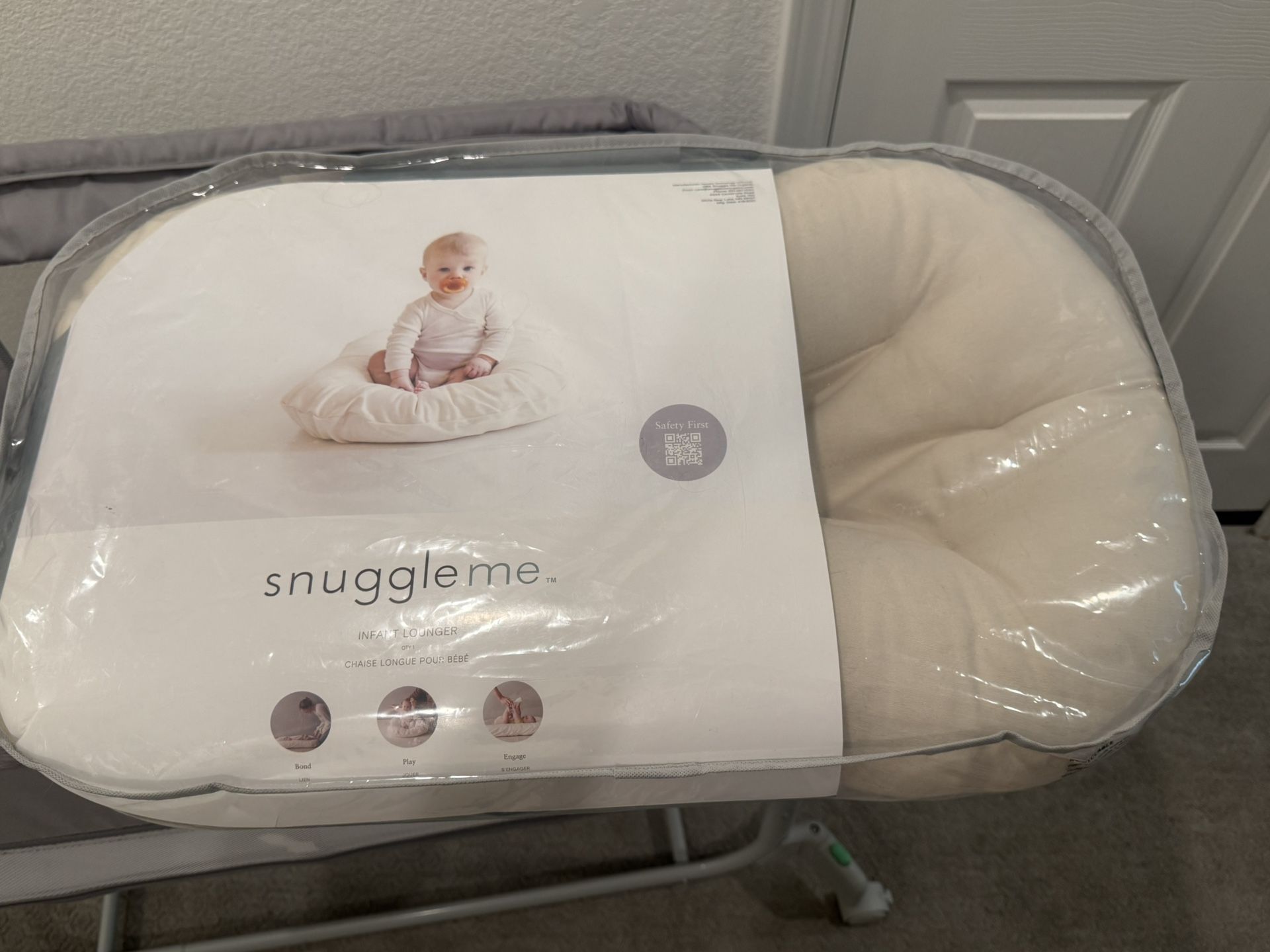 Snuggle Me Infant lounger