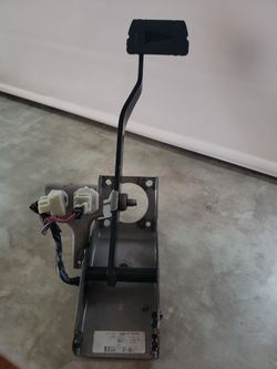  Auto  HHR Brake Clutch Pedal Box Chev HHR 2006